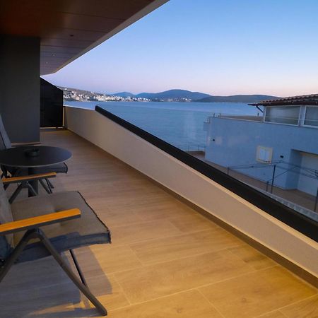 Yacht Premium Hotel Sarandë Eksteriør billede