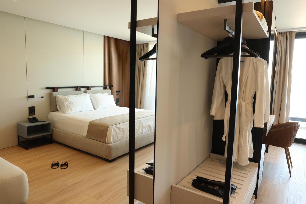 Yacht Premium Hotel Sarandë Eksteriør billede