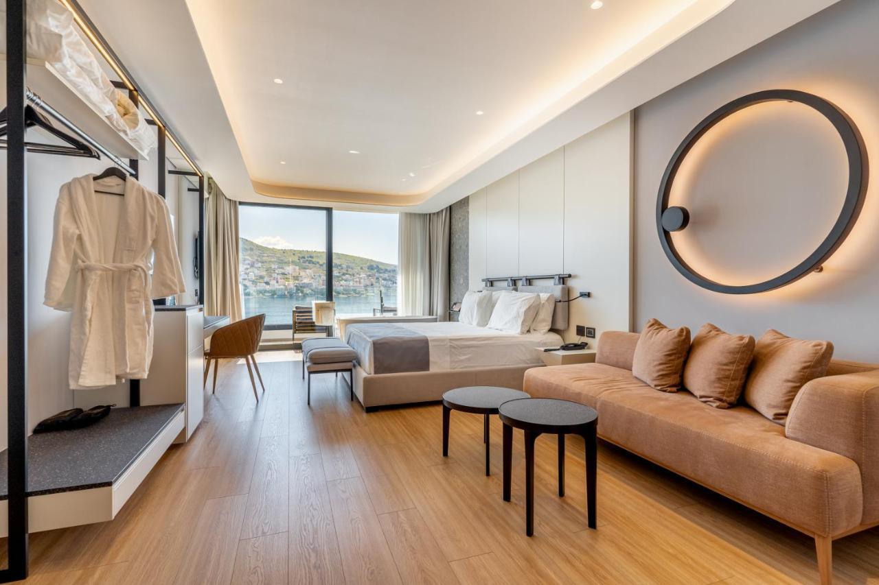 Yacht Premium Hotel Sarandë Eksteriør billede