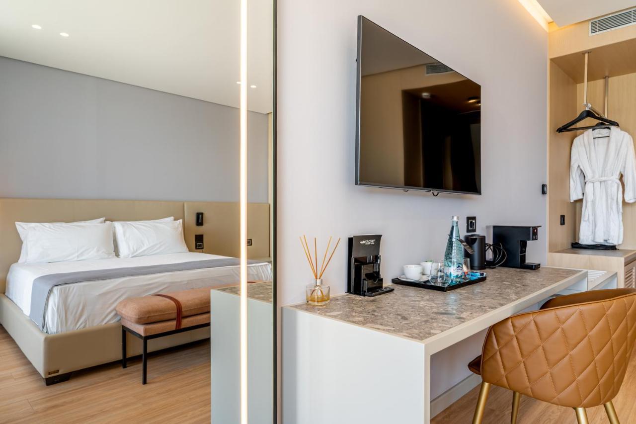 Yacht Premium Hotel Sarandë Eksteriør billede