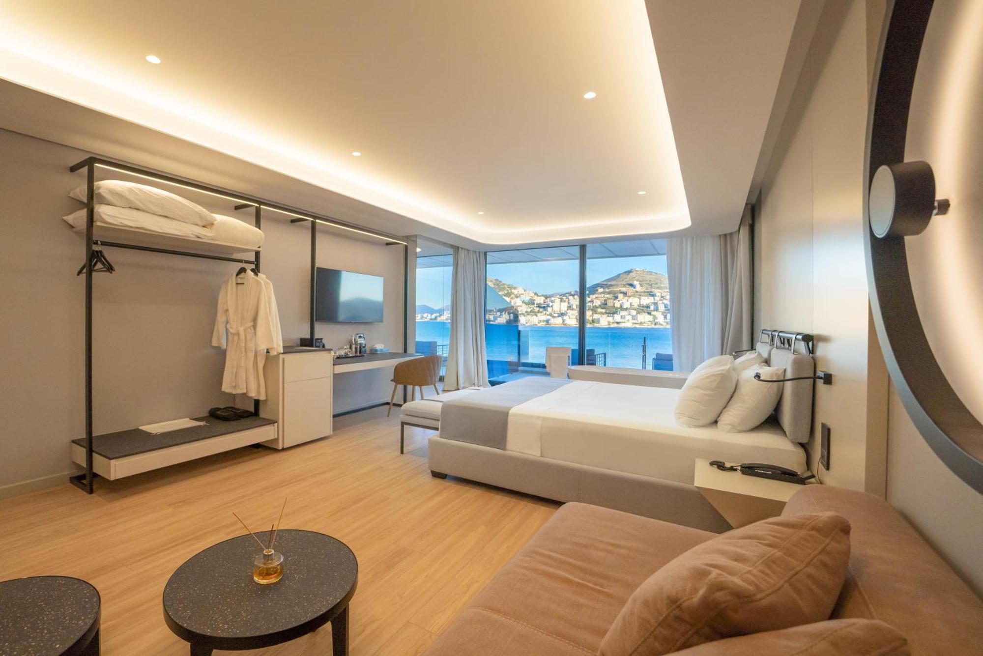 Yacht Premium Hotel Sarandë Eksteriør billede