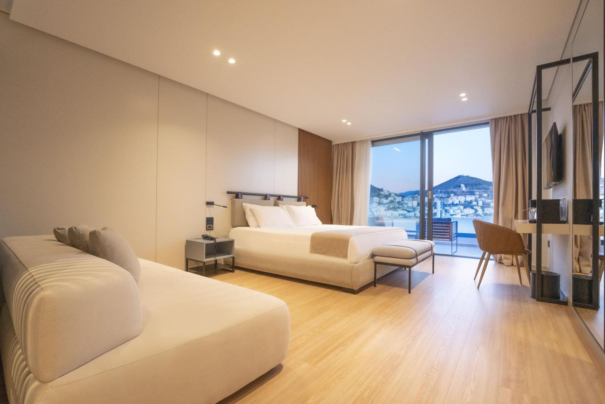 Yacht Premium Hotel Sarandë Eksteriør billede