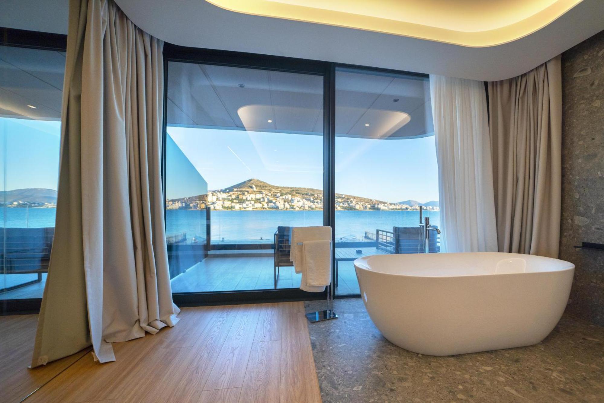 Yacht Premium Hotel Sarandë Eksteriør billede