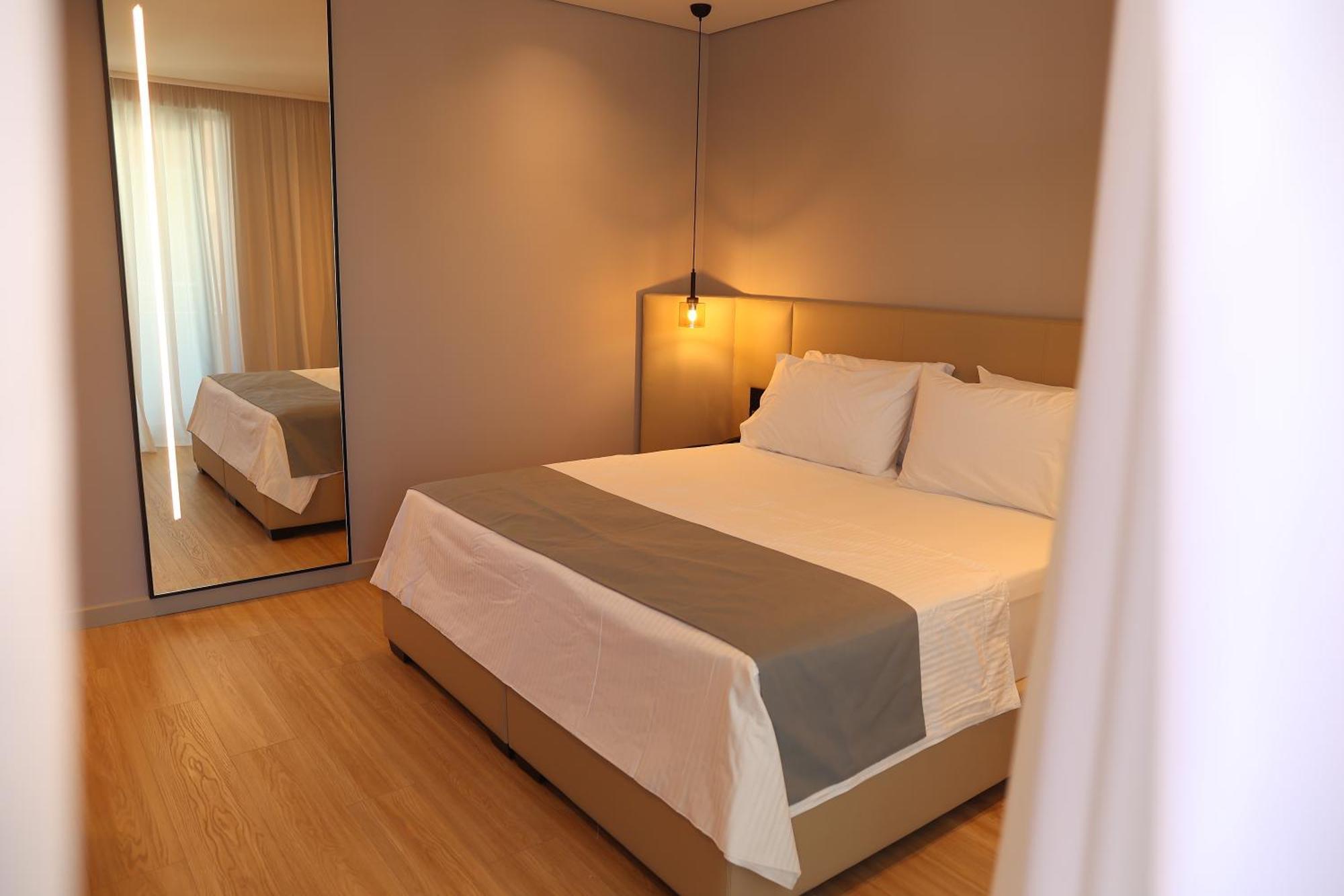 Yacht Premium Hotel Sarandë Eksteriør billede