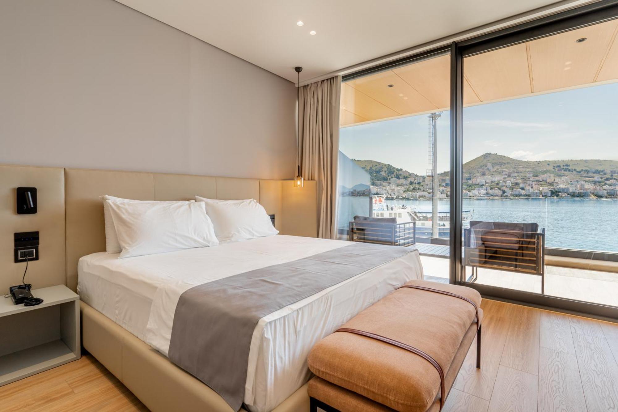 Yacht Premium Hotel Sarandë Eksteriør billede
