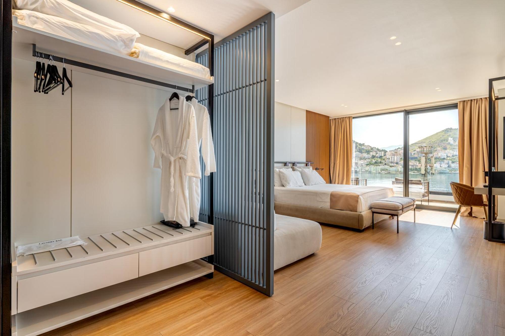 Yacht Premium Hotel Sarandë Eksteriør billede