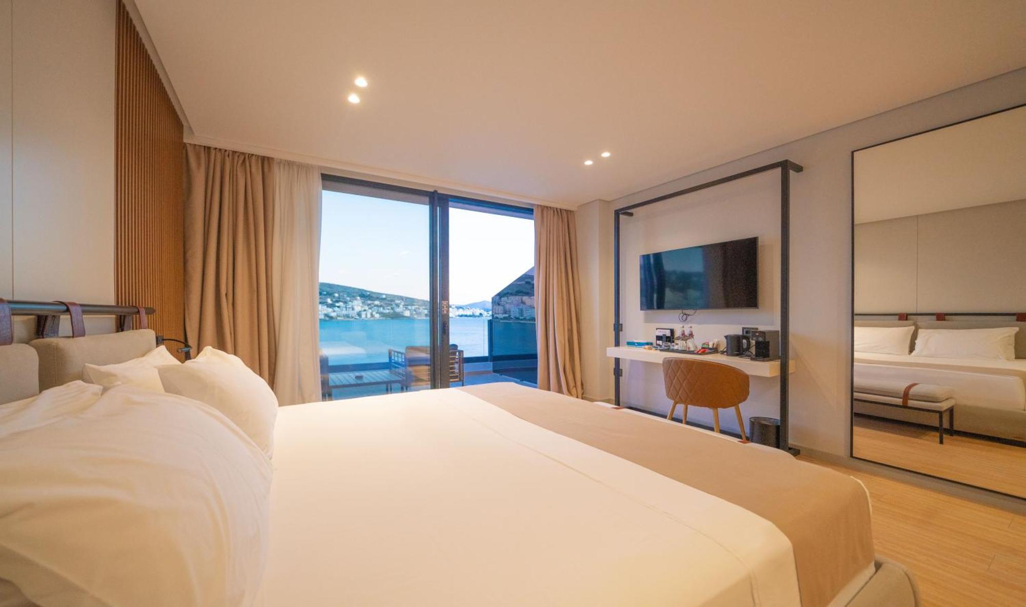 Yacht Premium Hotel Sarandë Eksteriør billede