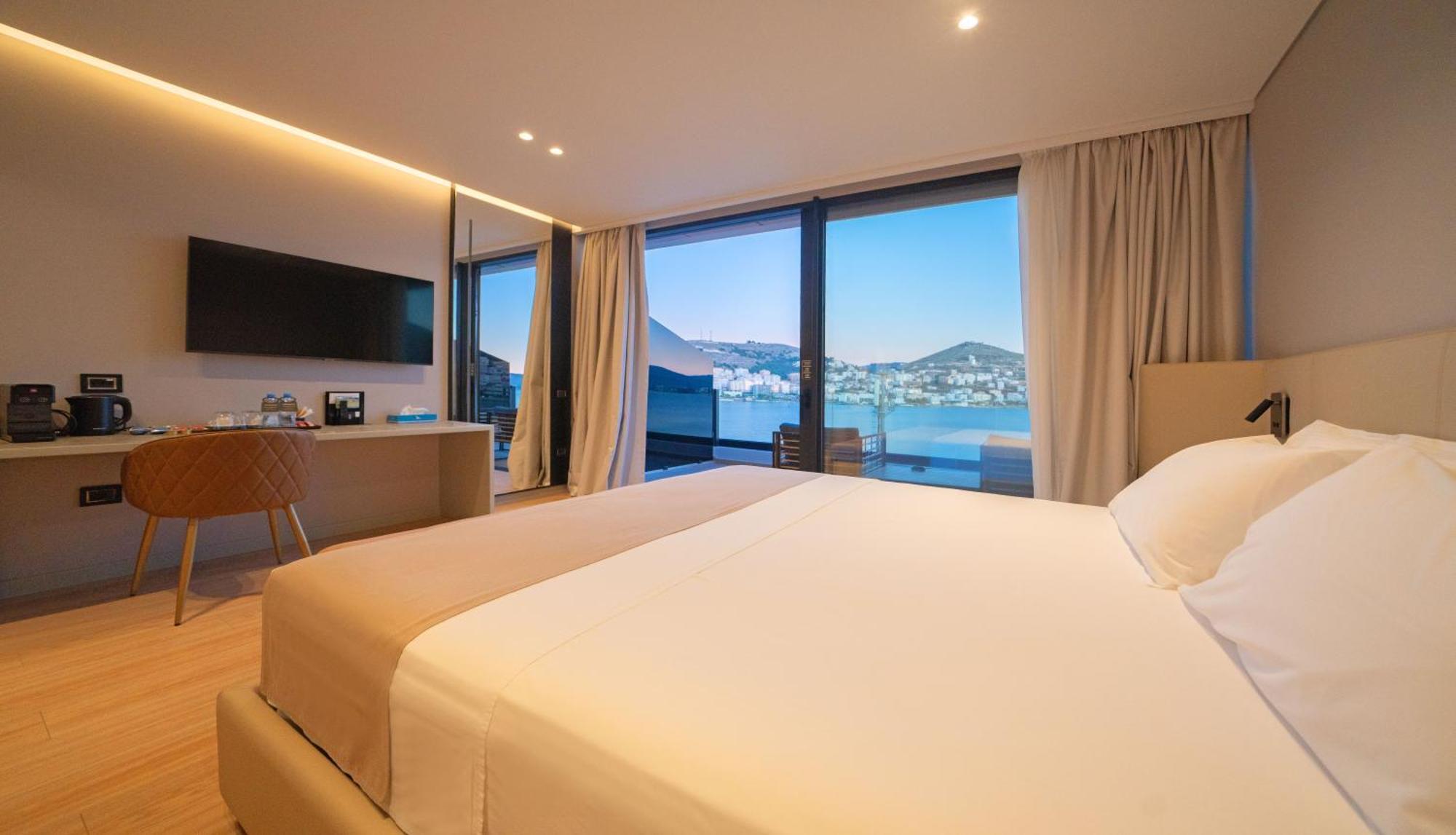 Yacht Premium Hotel Sarandë Eksteriør billede