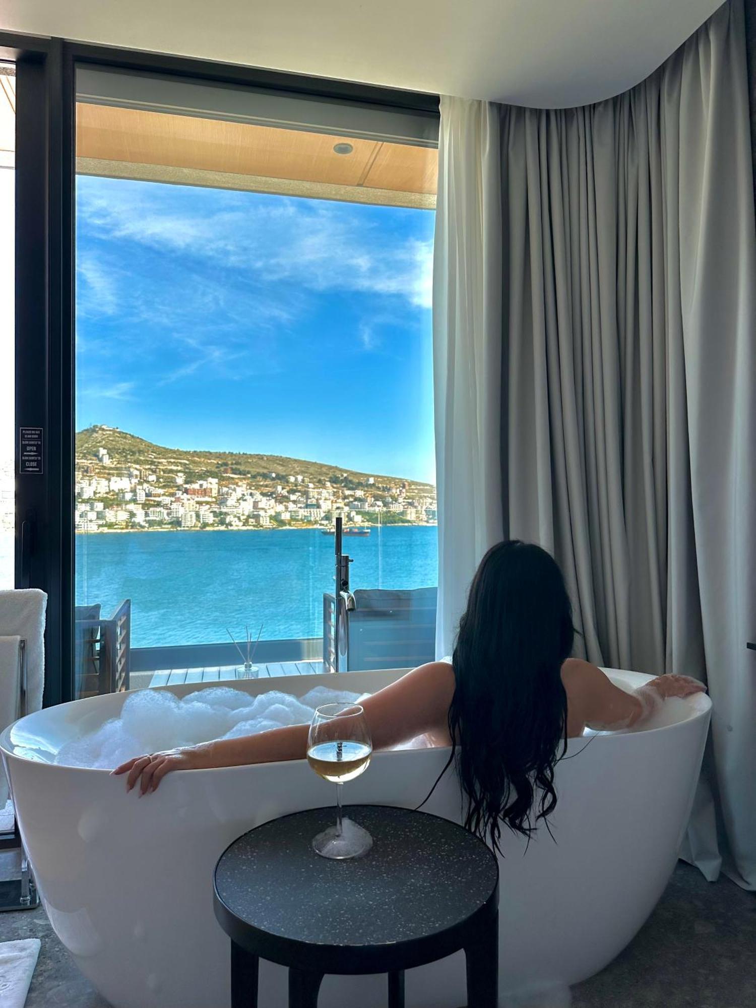 Yacht Premium Hotel Sarandë Eksteriør billede
